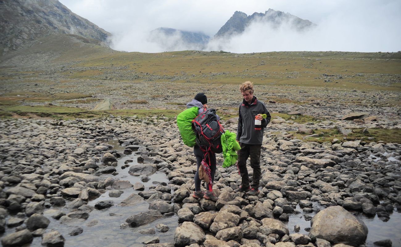 S American Mother son at vishansar Crossing