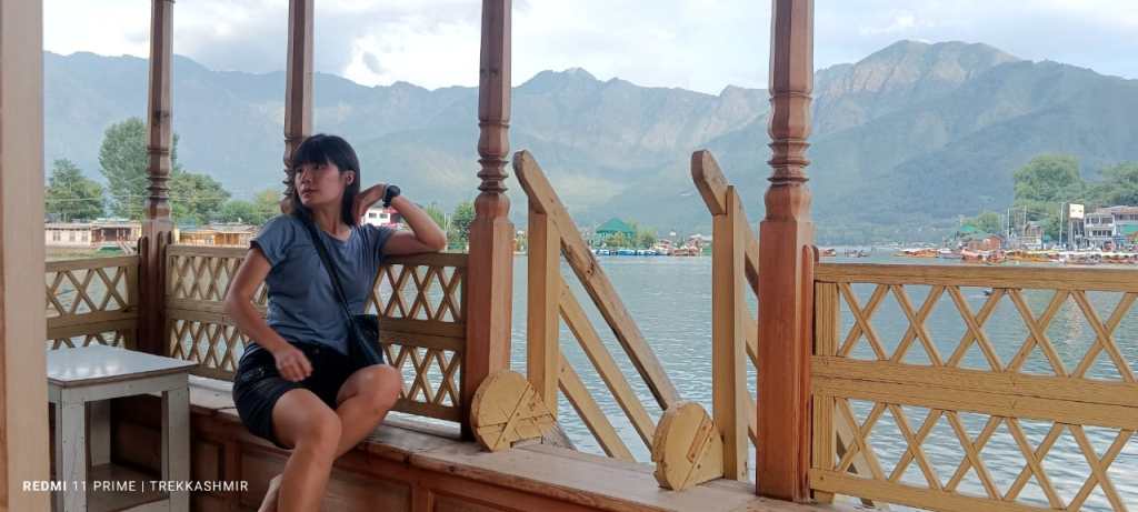 HOUSE BOAT