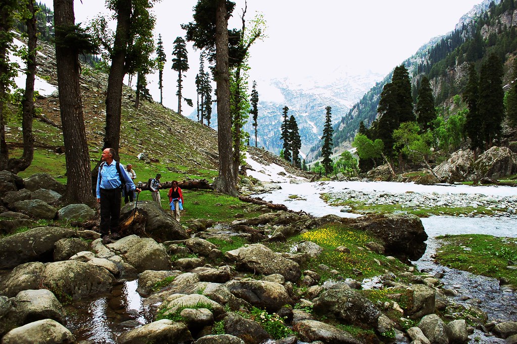 Kashmir Tarsar Marsar Lake trek